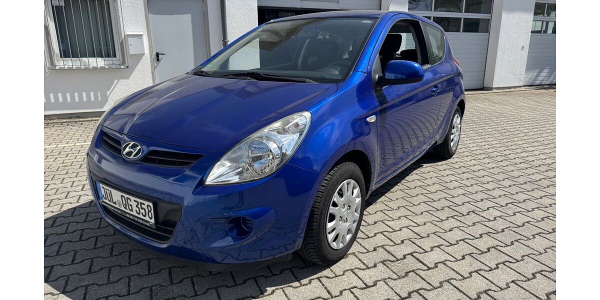 Hyundai i20 84.000 km 3.300 &euro; Düren 52351