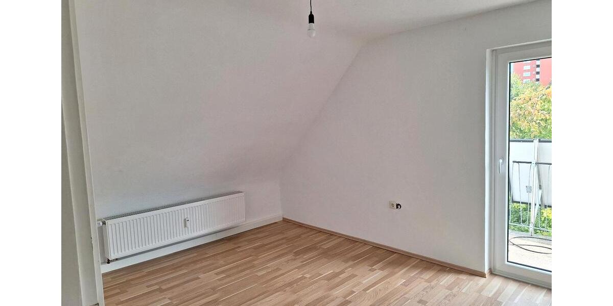 Dachgeschoßwohnung Ammerndorf - 3 Zimmer, 72 m&sup2;, 800&euro; | Angebot:25329641
