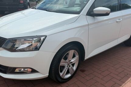 Skoda Fabia 93.000 km 8.300 &euro; Lübeck 23560