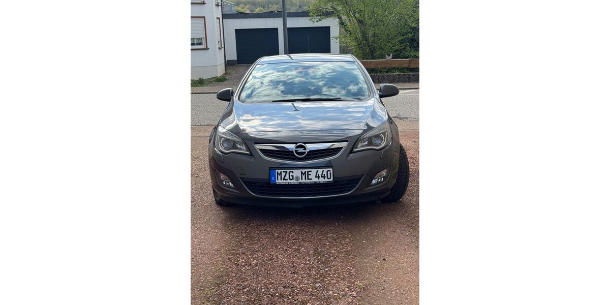 Opel Astra 131.000 km 3.999 &euro; Wadern 66687