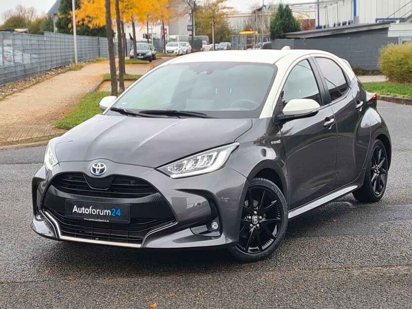 Toyota Yaris 28.000 km 18.999 € Jülich 52428