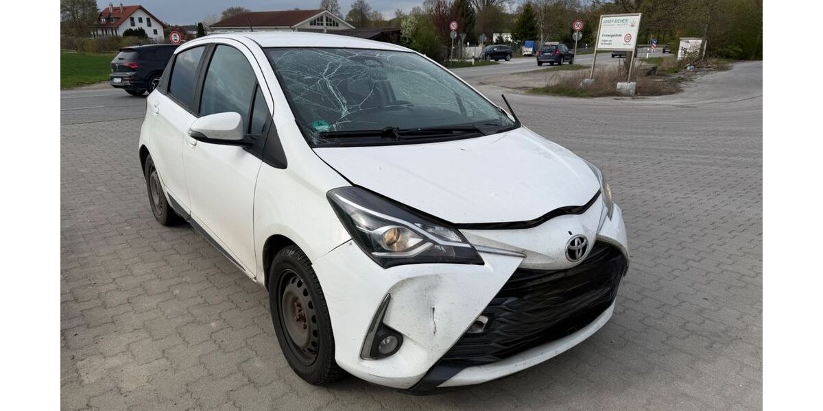 Toyota Yaris 221.000 km 5.999 &euro; Hohenlinden bei München 85664