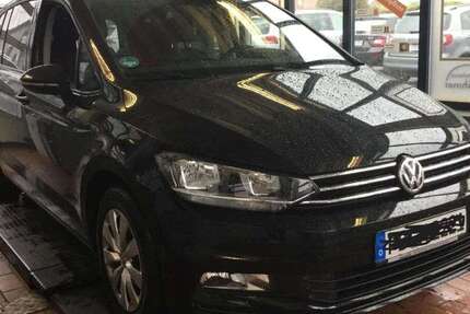 VW Touran 93.800 km 18.440 &euro; Schloß-Holte-Stukenbrock 33758