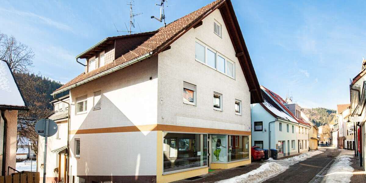 Einfamilienhaus Titisee-Neustadt Neustadt - 8 Zimmer, 152 m&sup2;, 399.000&euro; | Angebot:25336053