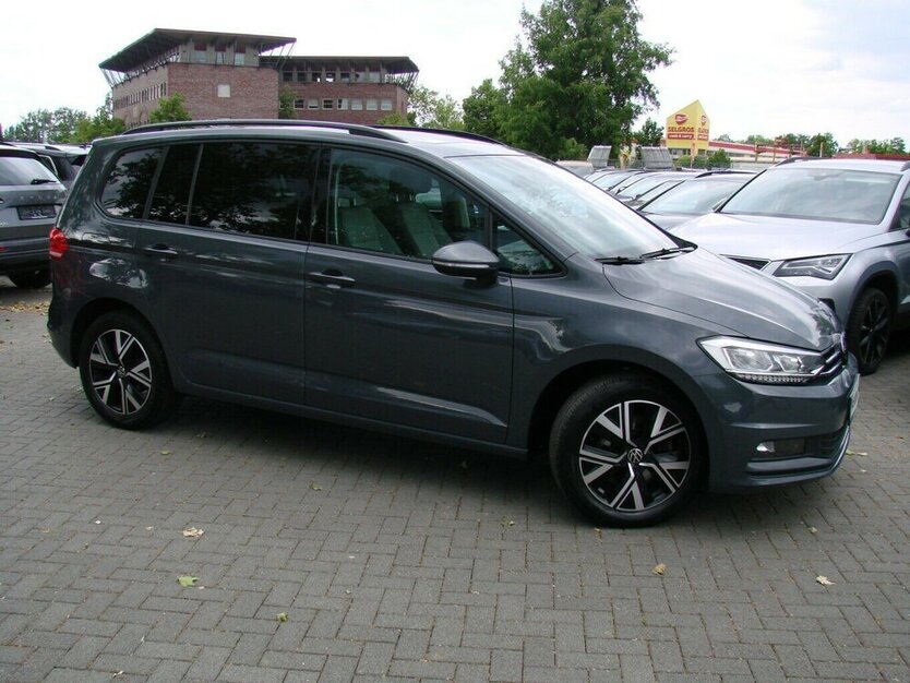 Touran 1.5TSI Comfortline 7-Sitzer Pano Standheizu