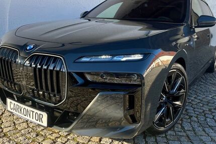 BMW i7 6.880 km 102.550 &euro; München 81245