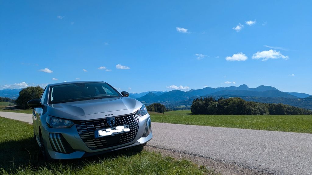 Peugeot 208 5.365 km 17.500 &euro; Miesbach 83714