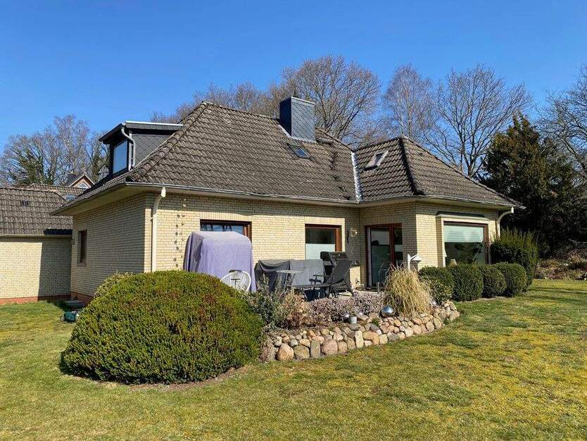 Behagliches Einfamilienhaus mit Garage in ruhiger Lage von Itzehoe 4 zimmer