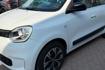Renault Twingo 22.726 km 9.490 &euro; München 81827