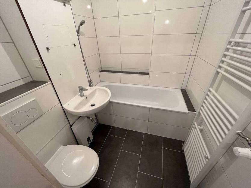 3 Zimmer mit Balkon zentral in Oberhausen..