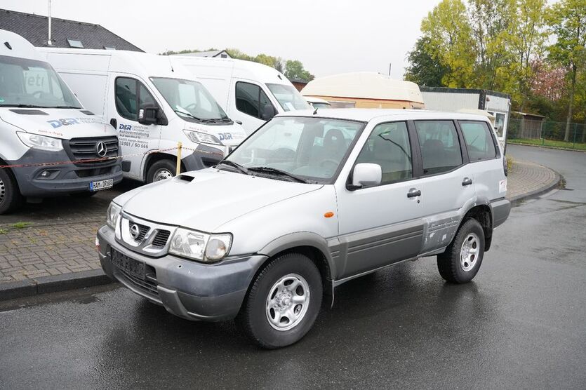 Nissan Terrano 290.000 km 3.499 € Hamm 59073