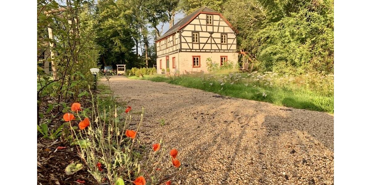 Einfamilienhaus Bad Münstereifel - 5 Zimmer, 147 m&sup2;, 1.850&euro; | Angebot:24654271