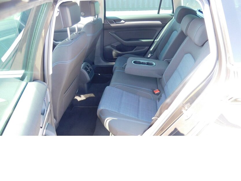 VW Passat Variant 1.4 GTE Benzin/Hybri TSI DSG Navi 35.600 km 23.990 € Vordorf 38533