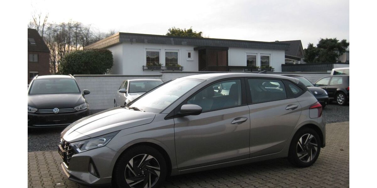 Hyundai i20 91.000 km 11.990 &euro; Niederzier 52382