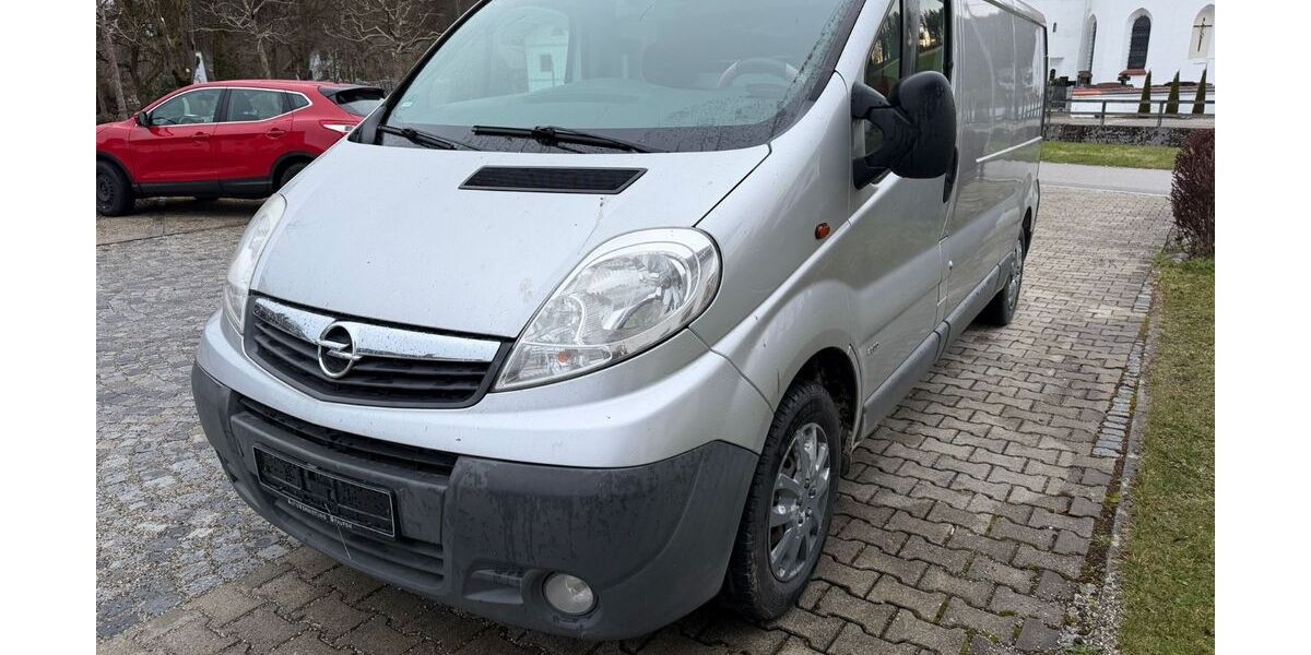 Opel Vivaro 349.000 km 4.990 &euro; München 81829