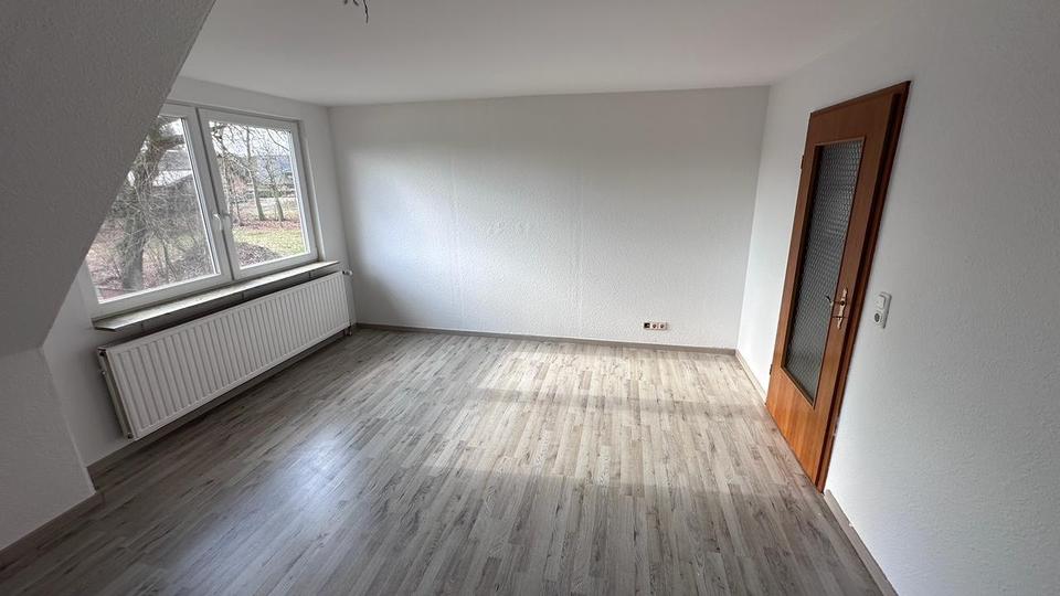 Dachgeschoßwohnung Geestland - 5 Zimmer, 100 m&sup2;, 690&euro; | Angebot:25320512