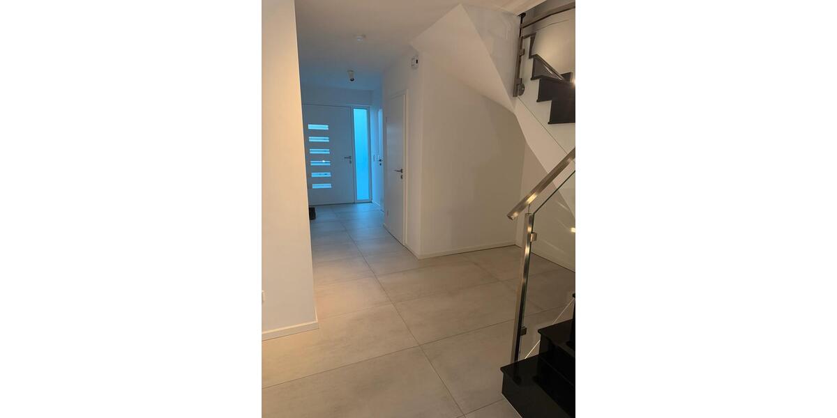 Reihenhaus Troisdorf - 5 Zimmer, 155 m&sup2;, 2.090&euro; | Angebot:25926282