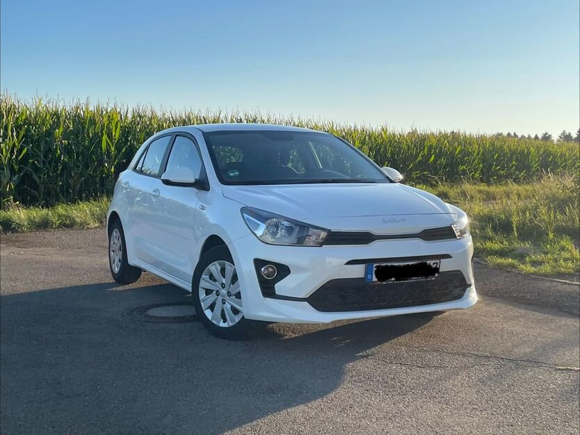 Kia Rio 93.617 km 12.500 € Nürnberg 90443