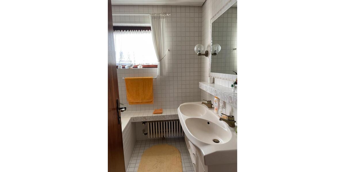 Etagenwohnung Schmitten im Taunus - 2.5 Zimmer, 75 m&sup2;, 950&euro; | Angebot:25392021