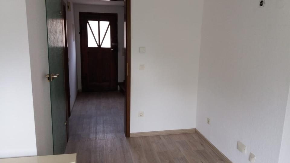 Vermiete kleines Haus 4 zimmer