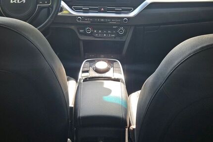 Kia Niro 42.990 km 17.000 &euro; Gräfelfing 82166