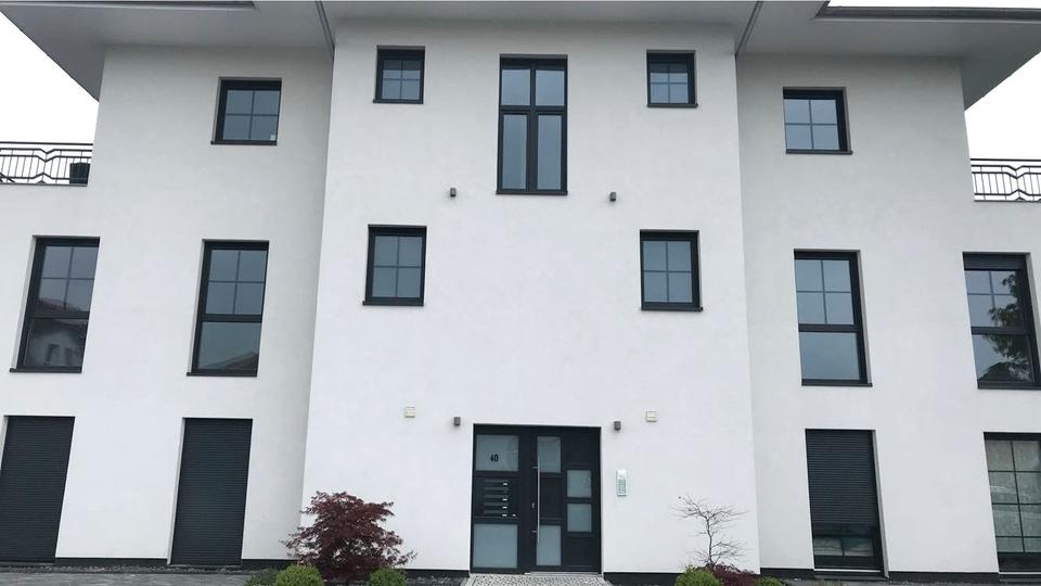 Hochwertige Wohnung mit eigenem Garten und zwei Stellplätzen 4 zimmer