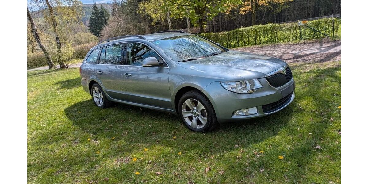 Skoda Superb 117.000 km 7.900 &euro; Warstein 59581
