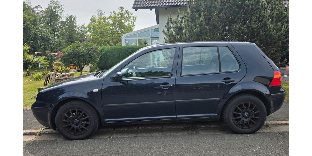 VW Golf 106.500 km 2.950 &euro; Grafengehaig 95356