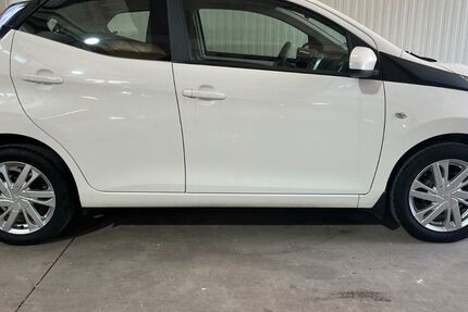 Toyota Aygo (X) 58.300 km 6.999 € Weimar 99423