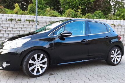 Peugeot 208 95.000 km 5.500 &euro; Simbach am Inn 84359
