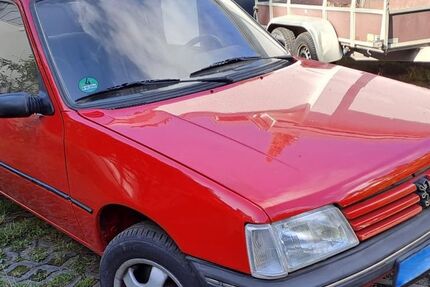 Peugeot 205