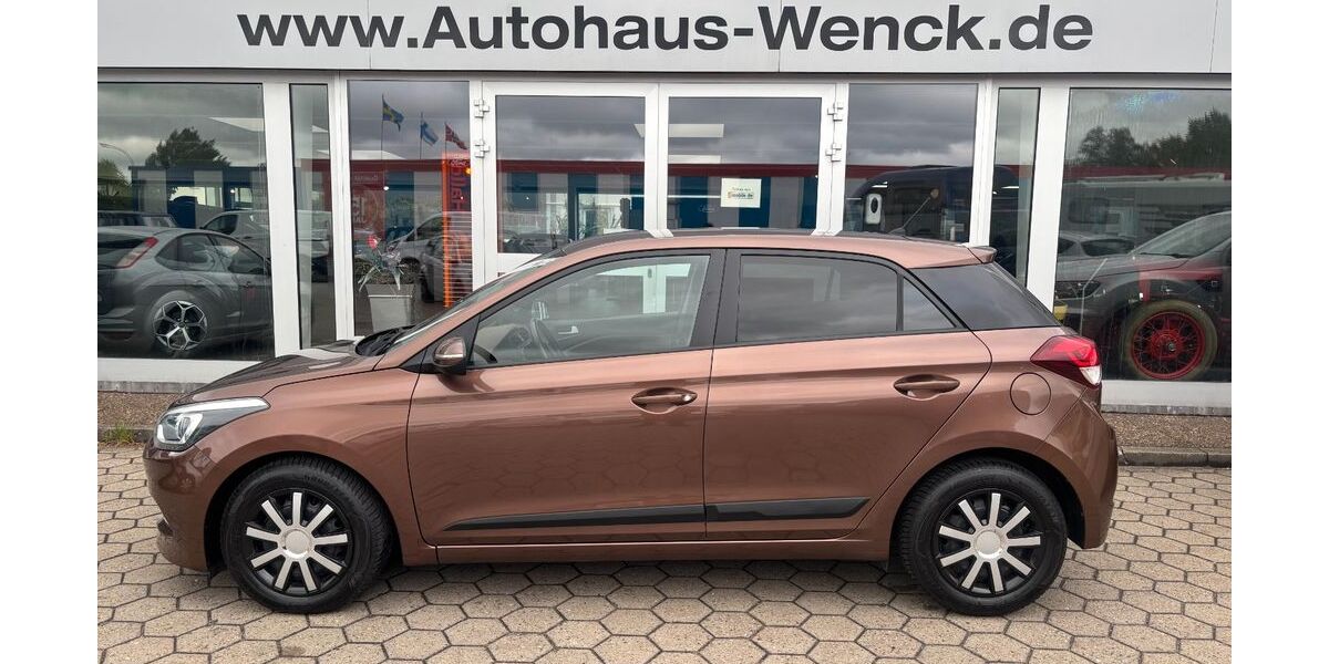 Hyundai i20 82.328 km 8.970 &euro; Winsen (Luhe) 21423