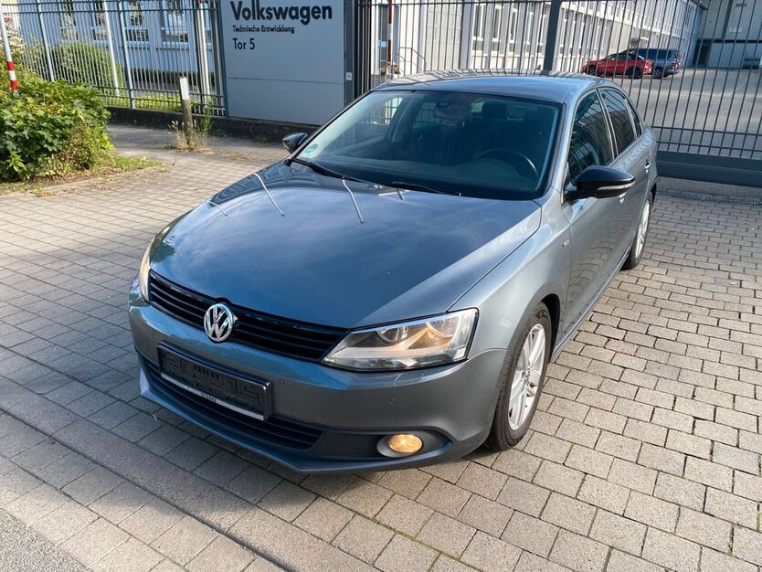 VW Jetta 252.000 km 5.999 € Osnabrück 49084