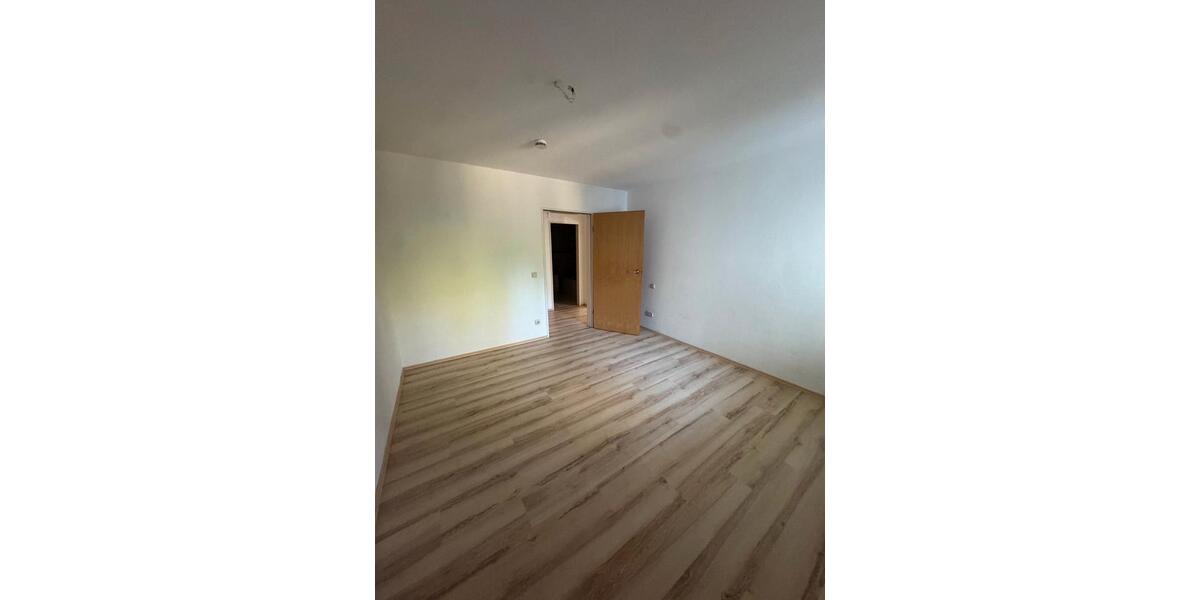 Etagenwohnung Straubing - 2 Zimmer, 71 m&sup2;, 781&euro; | Angebot:26381494
