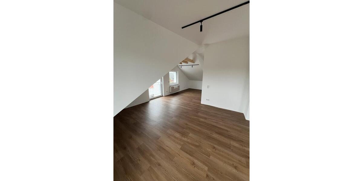 Dachgeschoßwohnung Alsfeld - 3.5 Zimmer, 85 m&sup2;, 900&euro; | Angebot:26110685
