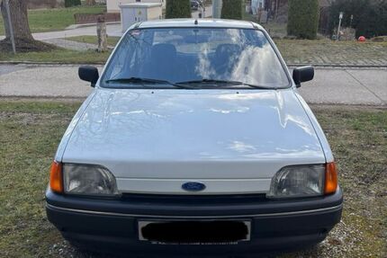 Ford Fiesta 56.600 km 850 &euro; Cham 93413