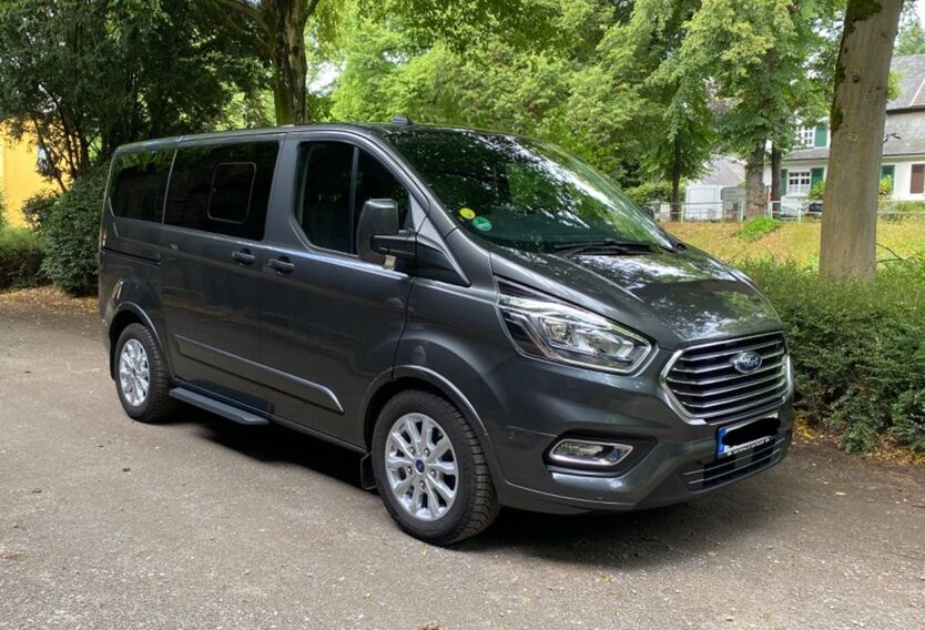 Ford Tourneo Custom 31.097 km 36.500 € Düsseldorf 40597