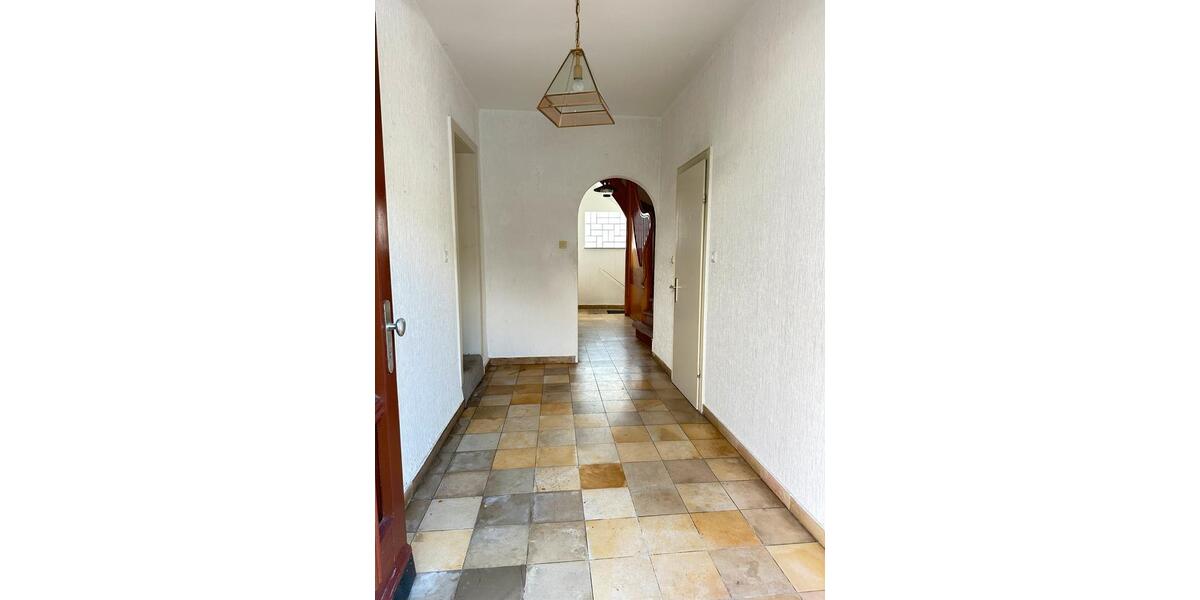 Einfamilienhaus Baunatal - 7 Zimmer, 470 m&sup2;, 289.000&euro; | Angebot:26967495