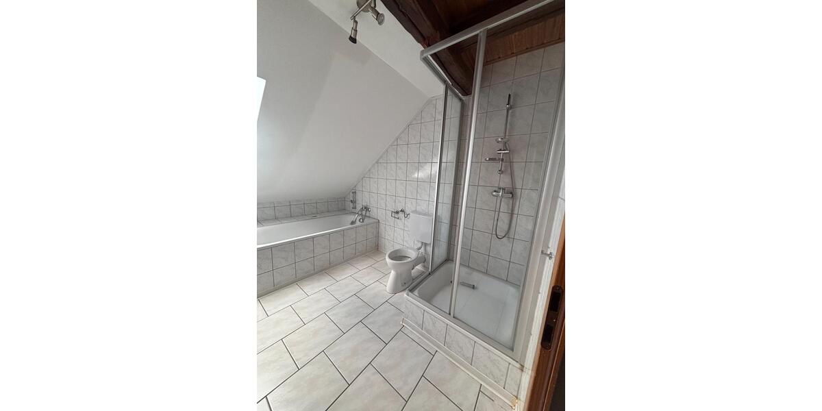 Dachgeschoßwohnung Tülau - 3 Zimmer, 84 m&sup2;, 590&euro; | Angebot:25053636