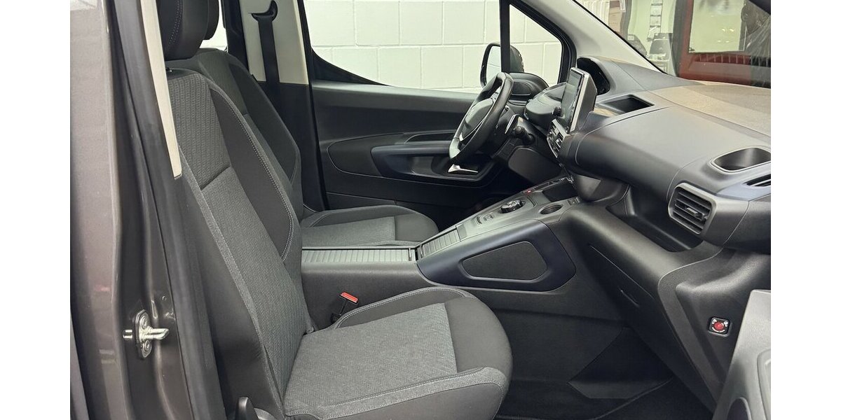 Peugeot Rifter Rollstuhlumbau Allure HDi 130 EAT CarPlay 26.800 km 27.220 &euro; Lich 35423