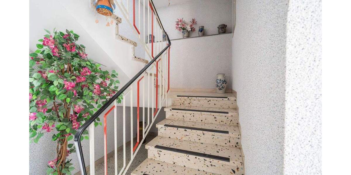 Mehrfamilienhaus, Wohnhaus Strahlungen - 6 Zimmer, 164 m&sup2;, 240.000&euro; | Angebot:25738674