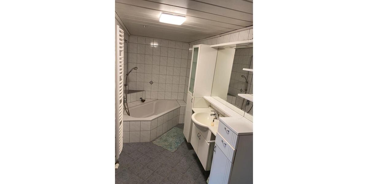 Mehrfamilienhaus, Wohnhaus Regen - 8 Zimmer, 203 m&sup2;, 1.600&euro; | Angebot:26343571