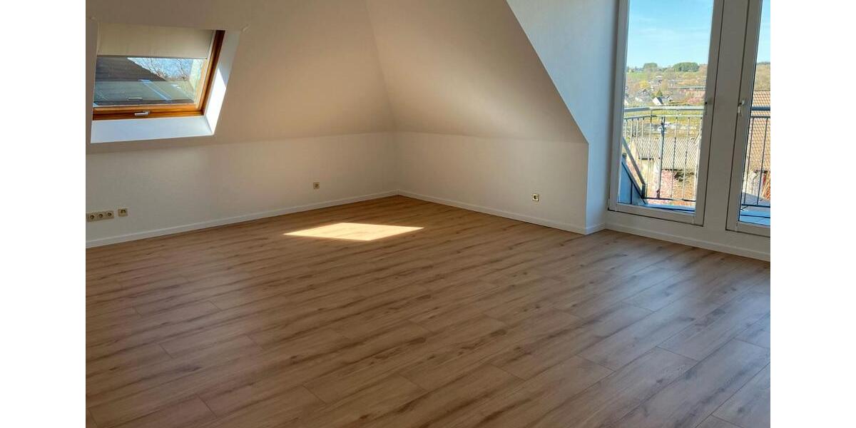 Dachgeschoßwohnung Roetgen - 4 Zimmer, 87 m&sup2;, 255.000&euro; | Angebot:26903176