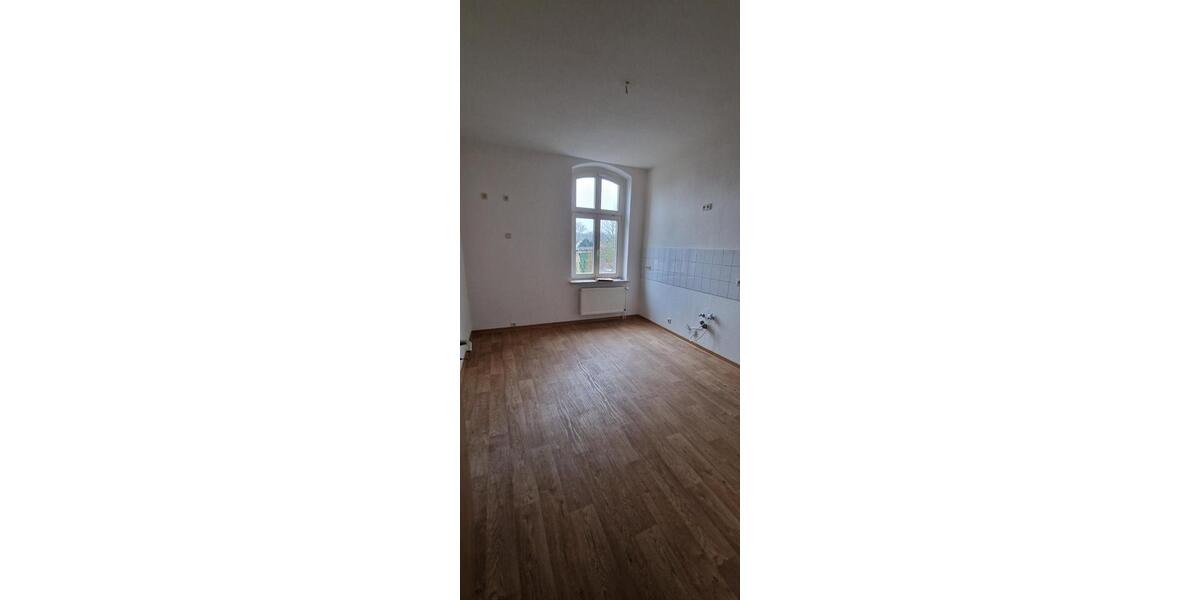 Etagenwohnung Finsterwalde - 2 Zimmer, 67 m&sup2;, 350&euro; | Angebot:26148312