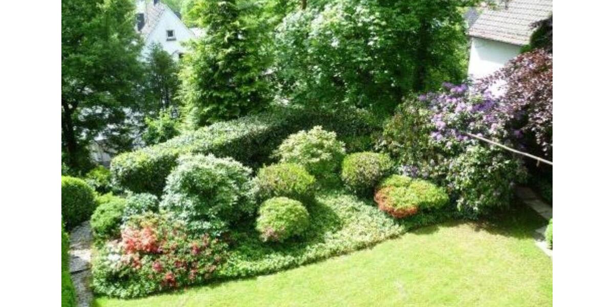 Villa Gummersbach - 6 Zimmer, 250 m&sup2;, 2.150&euro; | Angebot:25216498