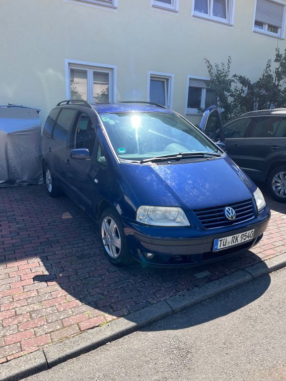 VW Sharan 303.000 km 1.299 € Nehren 72147