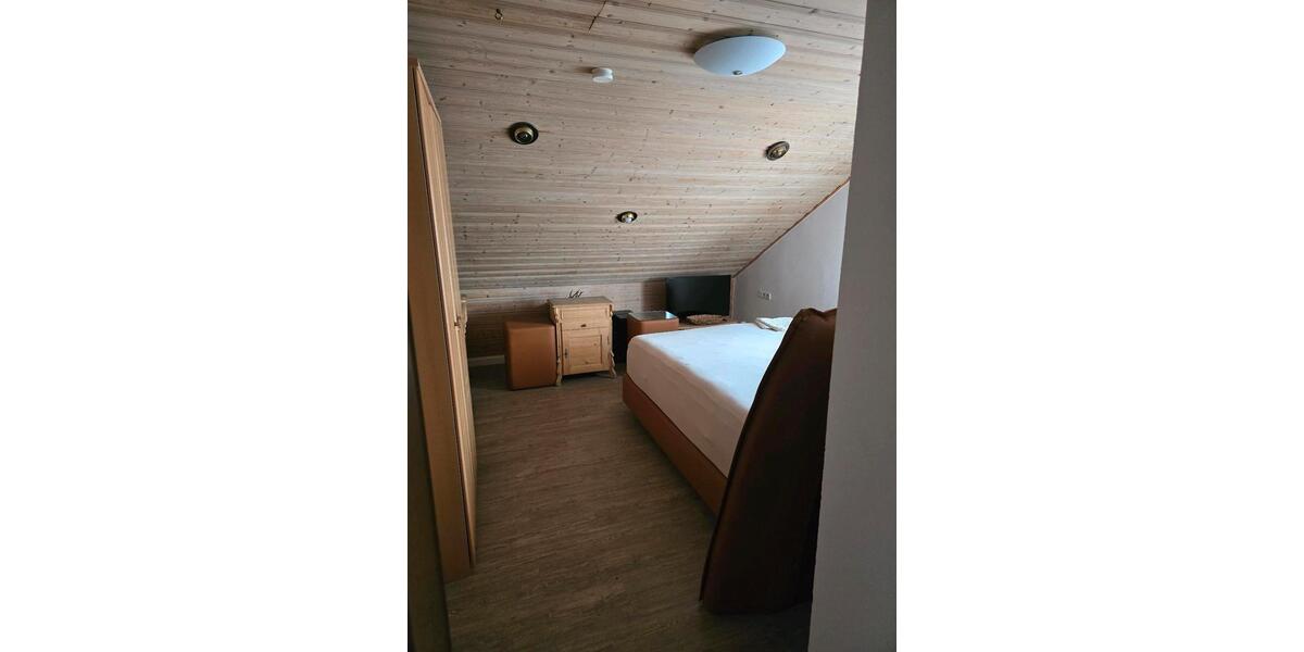 Dachgeschoßwohnung Teublitz - 2 Zimmer, 42 m&sup2;, 450&euro; | Angebot:25986579