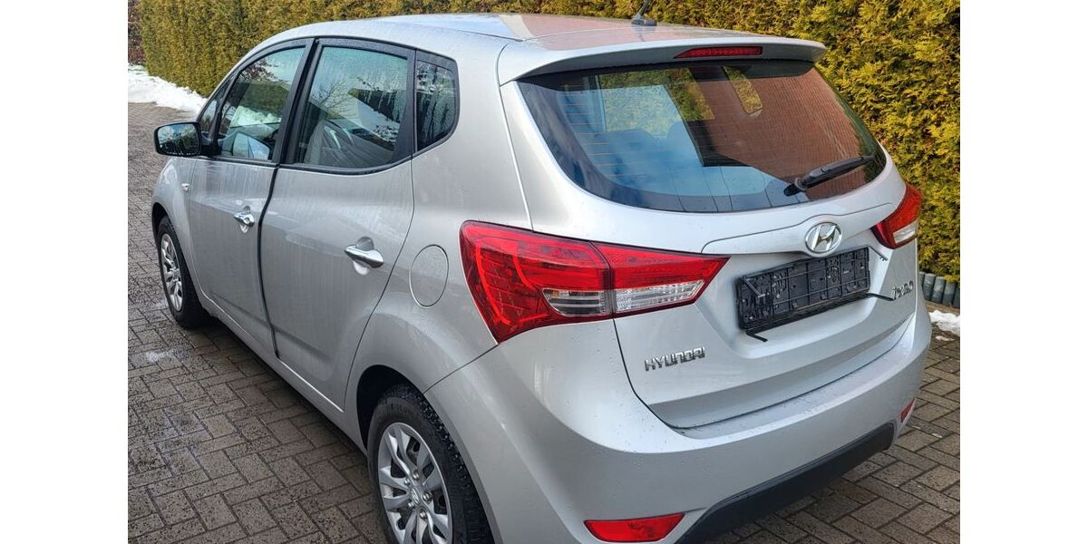 Hyundai ix20 39.592 km 9.690 &euro; Hamburg 22045