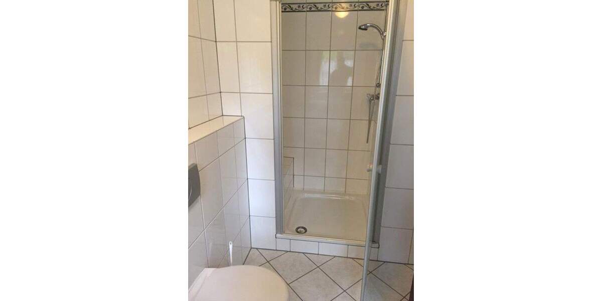 Einfamilienhaus freistehend mit schönem Grundstück und Möglichkeit zur weiteren Bebauung 5 zimmer