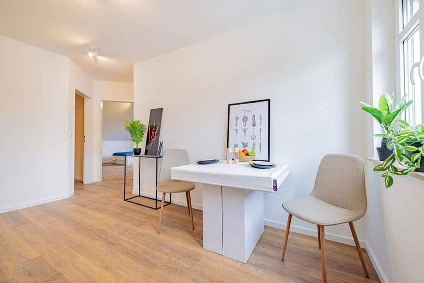 Frisch renoviert und sofort bezugsfertig- 4-Zimmer-Wohnung mit Terrasse 4 zimmer